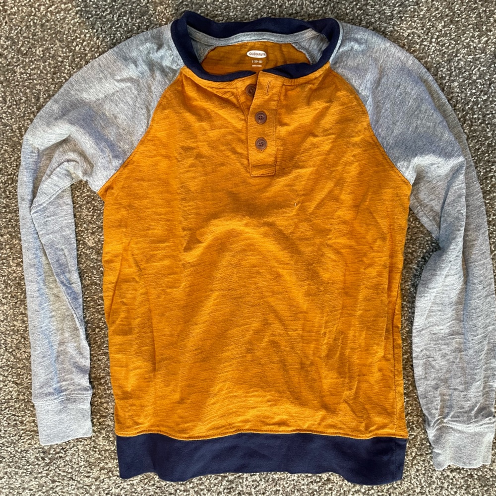 Kids old navy long sleeved shirt size 10-12